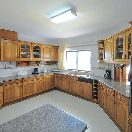Sleeps 8 With Pool Air Con And Wifi Vilamoura